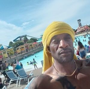 Meet your Posher, Elliot